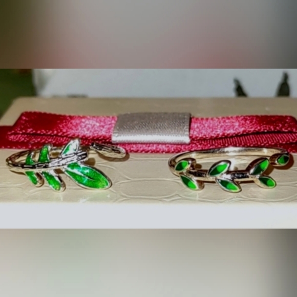 Green Leaves Vine Ring NEW - Picture 4 of 16